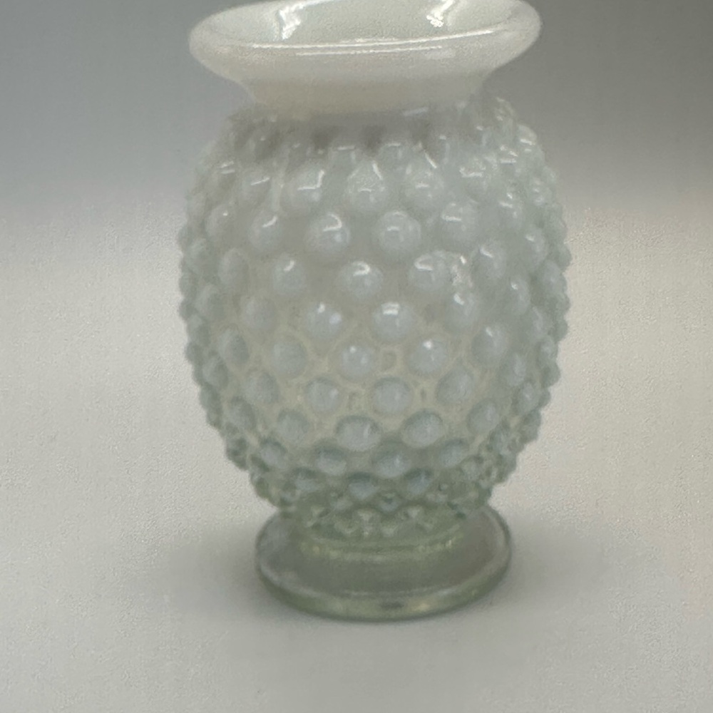 Vintage Fenton Mini Vase Hobnail White Opalescent Glass Ruffle Top 3 1/2" - Picture 1 of 8